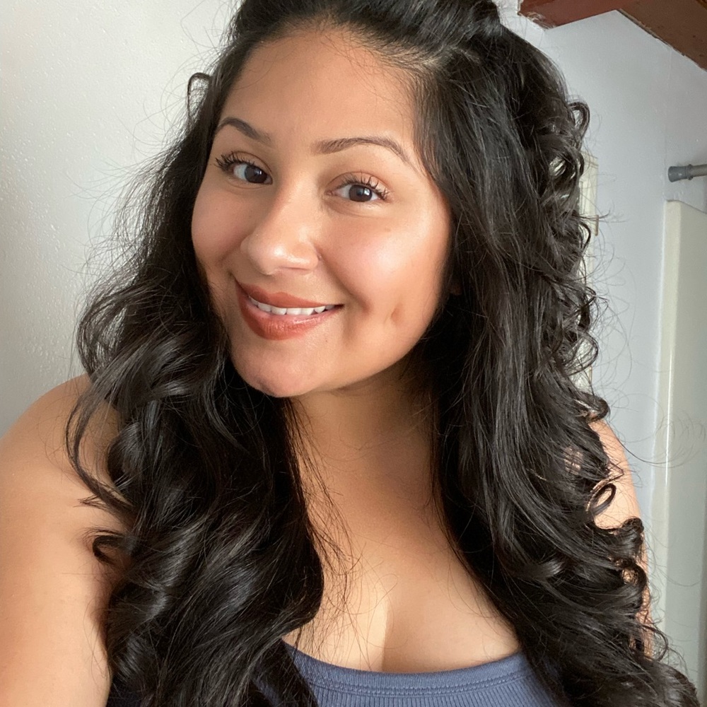 Meet your Posher, Gabriela